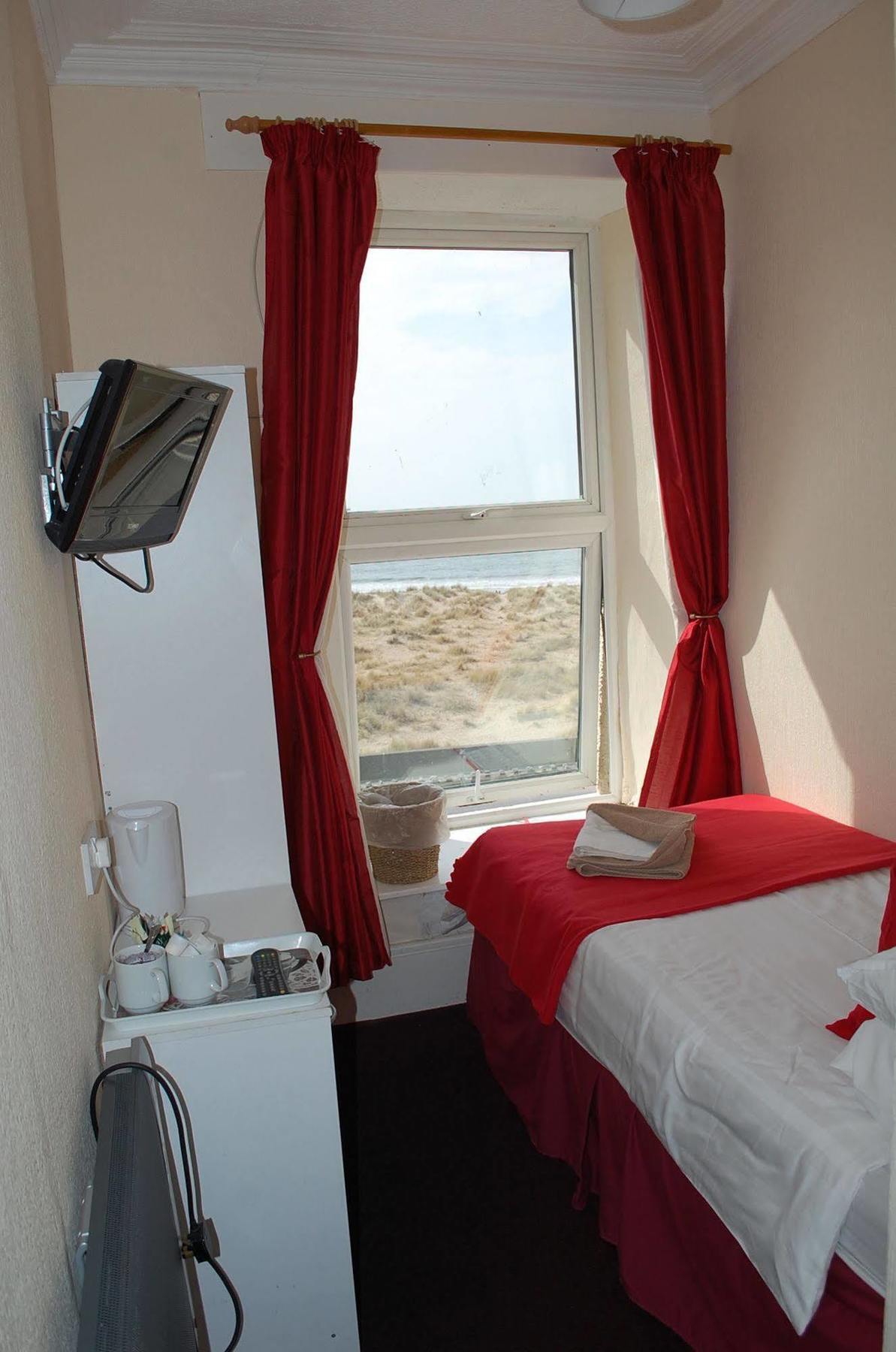 Crystal House 3*